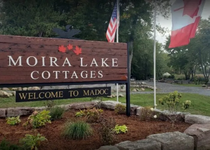 Moira Lake Cottages sign