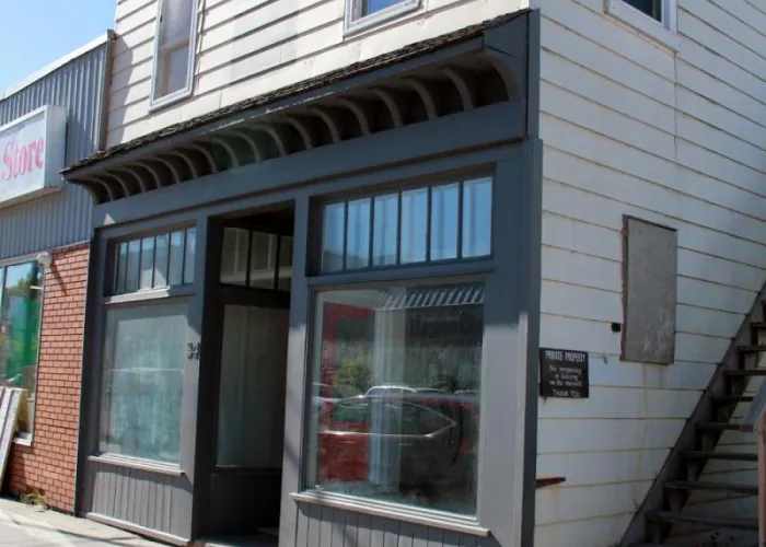 Front facade of 34 Hastings Street North in Bancroft